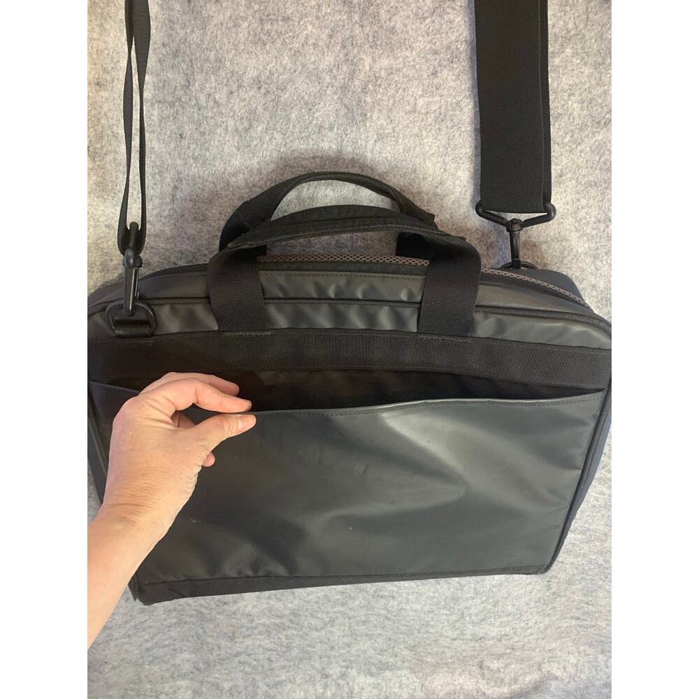 The North Face Base Camp Voyager Sling Backpack, Black, Padded Laptop, Messenger - Picture 5 of 13